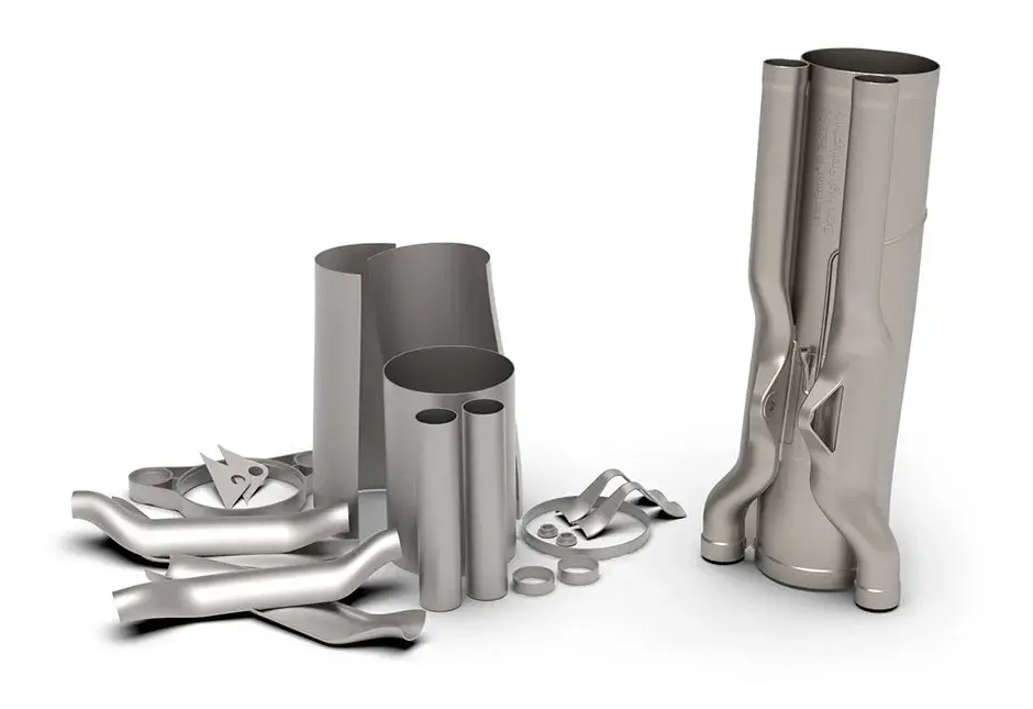 DMP 350 프린터에서 금속 3D 프린트된 Formula 1 배기 파이프.