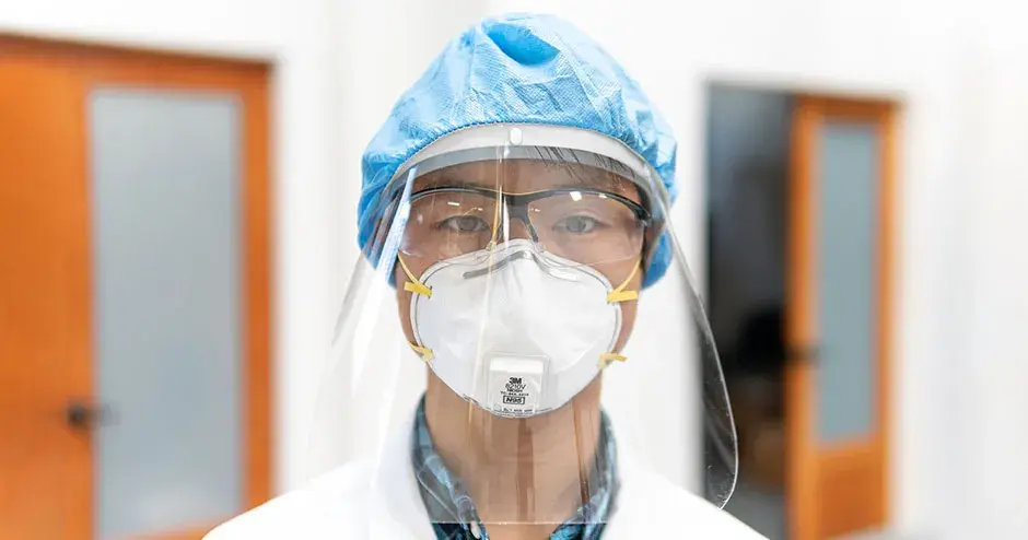 보호 개선을 위한 페이스 쉴드 및 캡