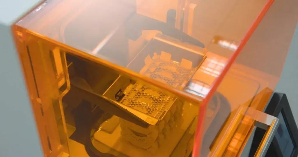 NextDent 5100 프린터 안의 교정 3D 프린트