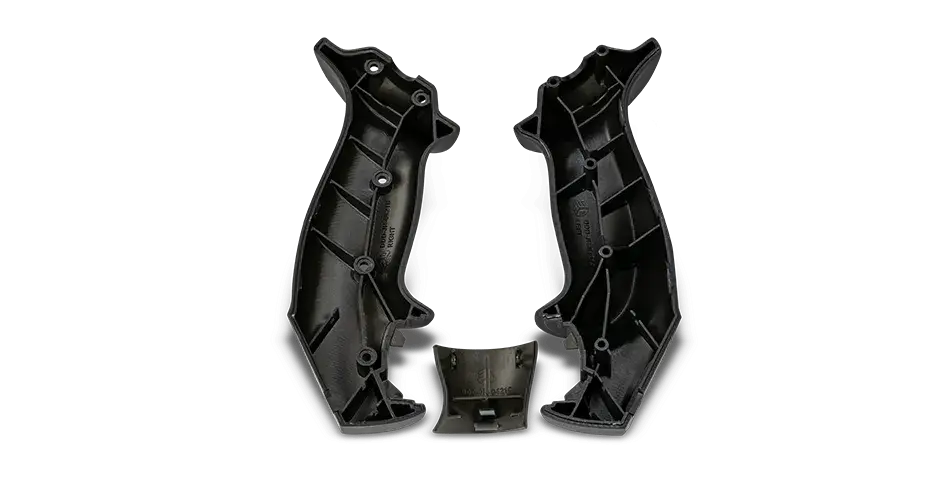 조립되지 않고 손에 들린 Figure 4 Tough 65C Black 스로틀 및 스틱