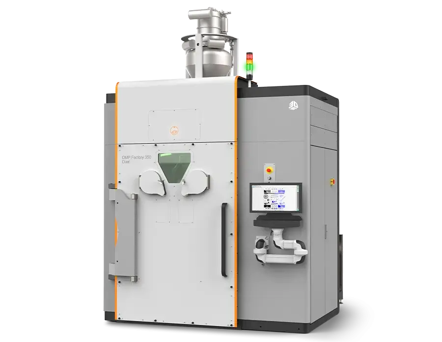 DMP 팩토리 350 듀얼 3D 프린터가 비스듬히 서 있습니다.