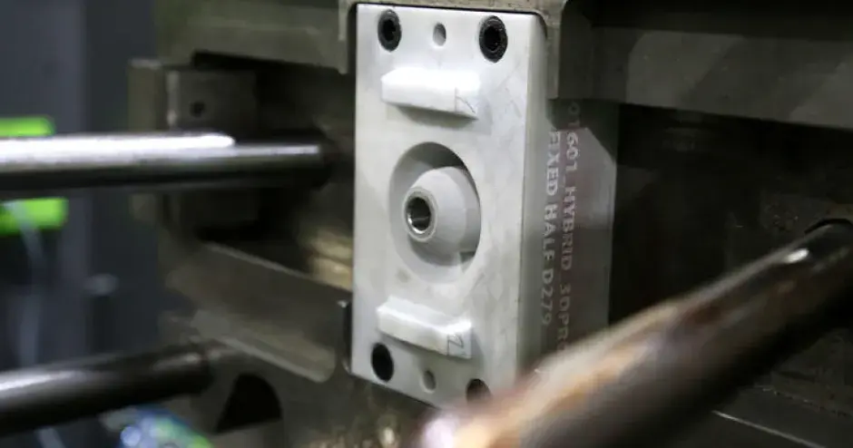 더욱-복잡한-디자인을-실현하기-위해-프로토타입-툴-제작에-3D-프린팅을-도입한-Philmac 