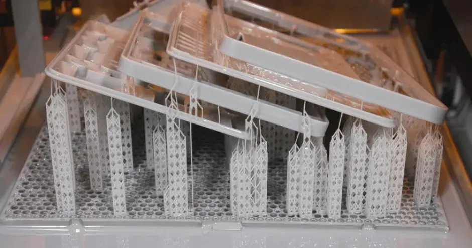 VAULT의 ProJet 7000 HD에서 중첩 SLA 제작